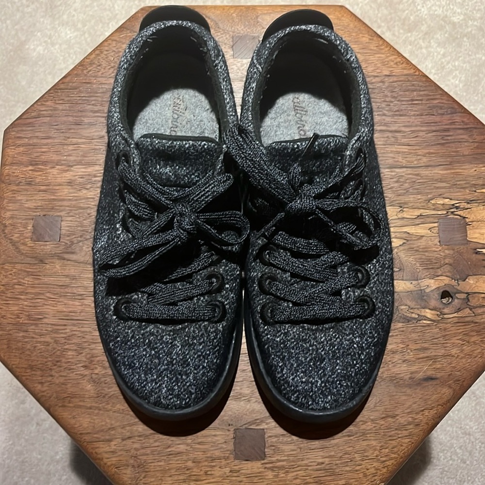Size 7 gray women’s Allbirds sneakers